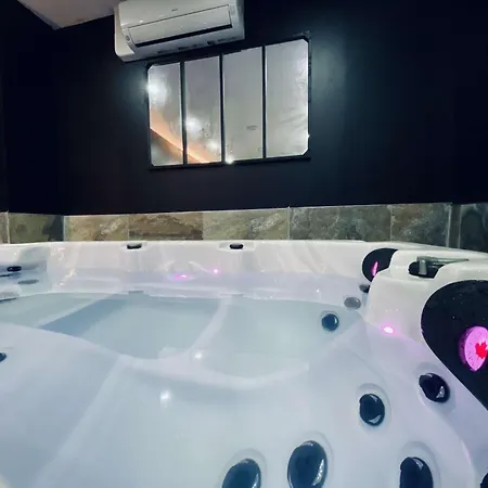 Apartment Nuit D Exception Avec Jacuzzi *